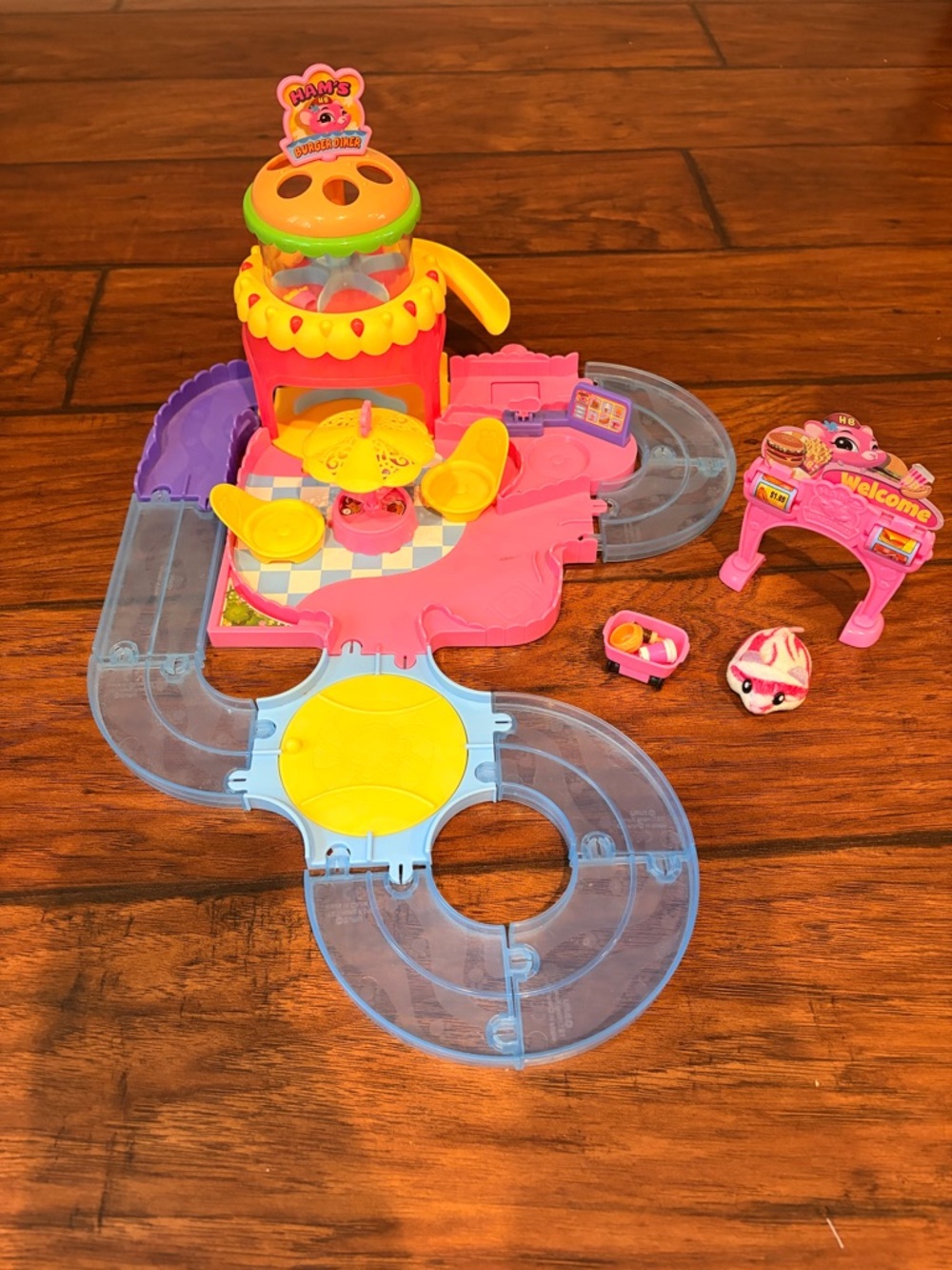 Playset with Pink, Yellow & Blue Track - little live pets